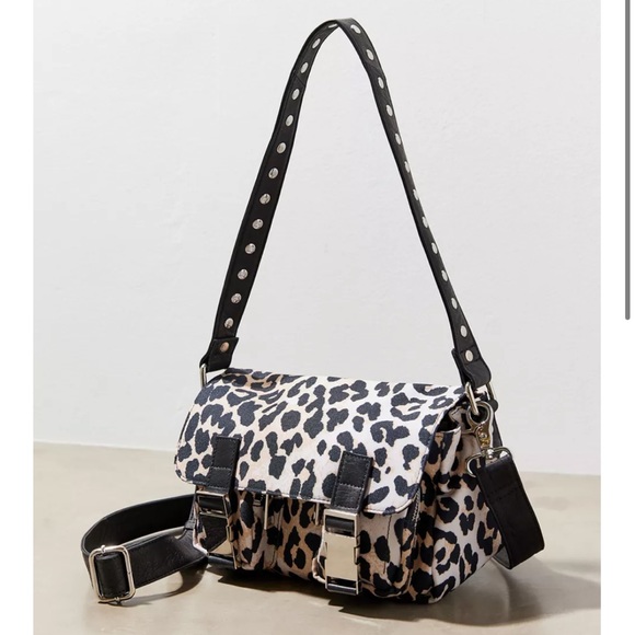 Nunoo Hilma Recycled Canvas Shoulder Bag - Picture 1 of 7